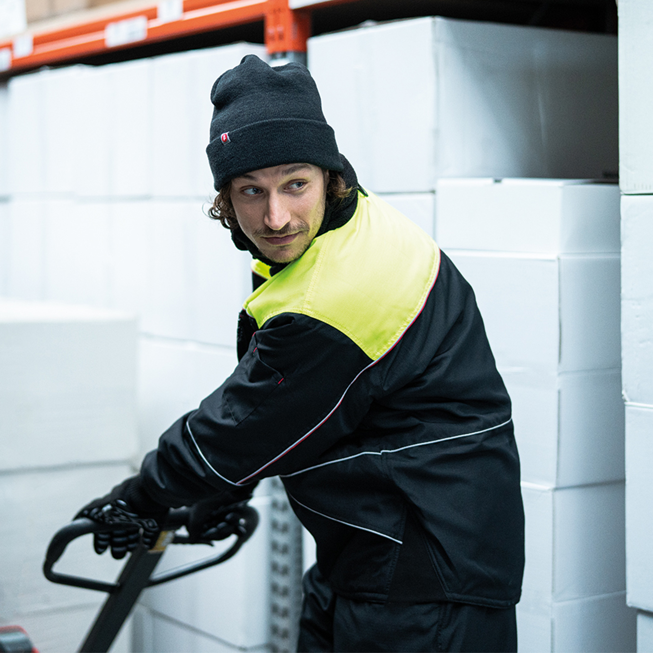 The perfect cold room clothing: safety and well-being in cool working environments