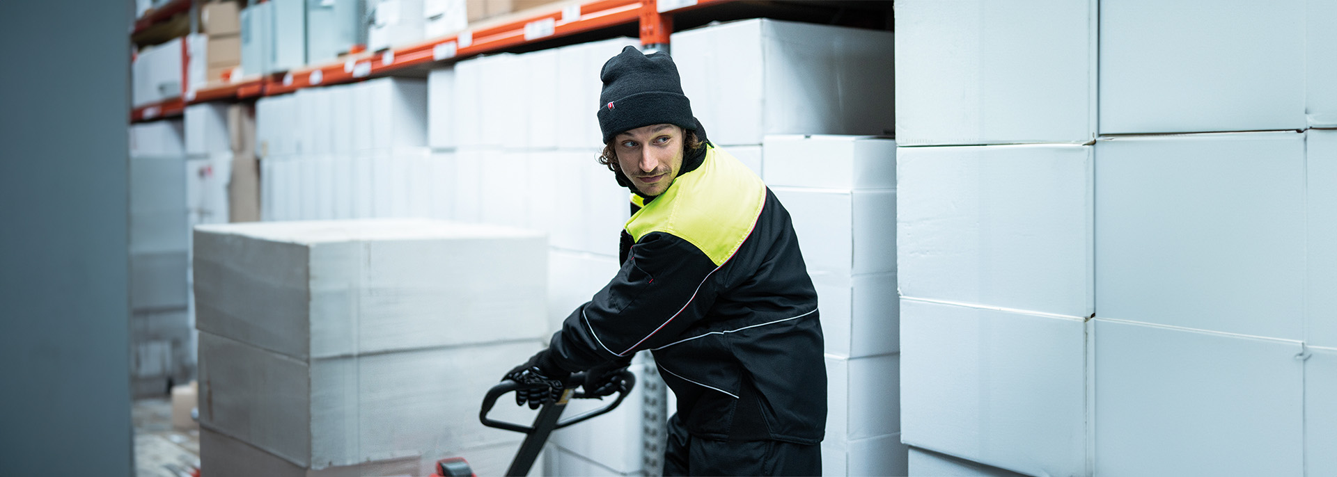 The perfect cold room clothing: safety and well-being in cool working environments